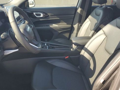 New 2026 Jeep Compass Latitude image 19