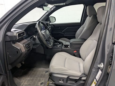 Used 2024 Toyota Tacoma SR5 AWD/4WD image 19