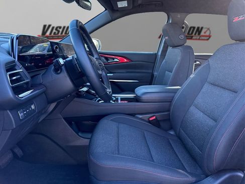 Used 2024 Chevrolet Traverse Z71 image 9