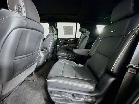 Used 2023 Cadillac Escalade Premium Luxury AWD/4WD image 36