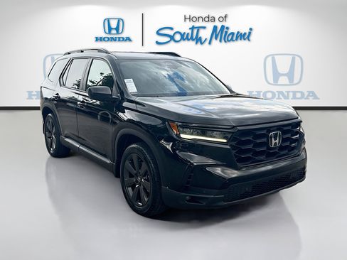 Certified 2025 Honda Pilot Sport image 1