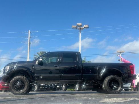 Used 2021 Ford F350 Lariat w/ Lariat Ultimate Package image 2