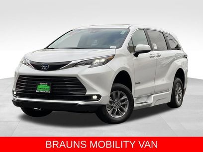 Used 2025 Toyota Sienna XLE