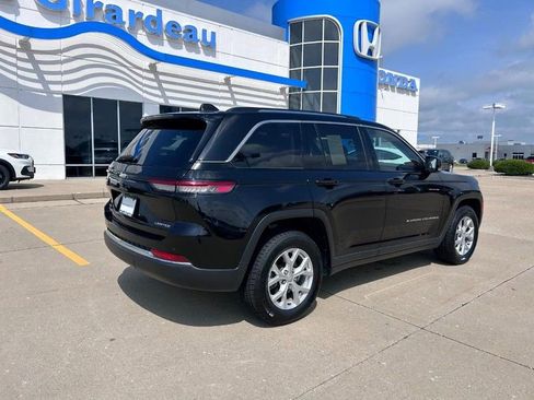 Used 2023 Jeep Grand Cherokee Limited image 2