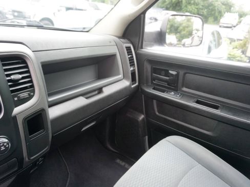 Used 2019 RAM 1500 Express w/ Express Value Package AWD/4WD image 16