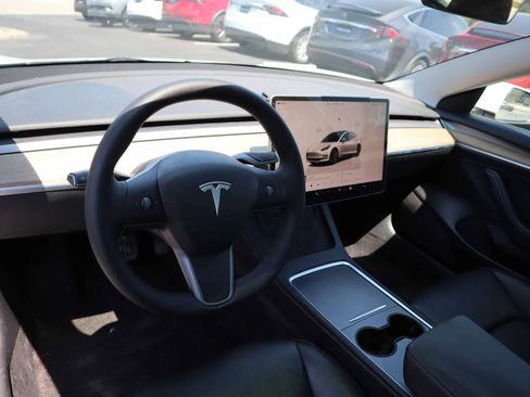Used 2023 Tesla Model 3 Standard Range RWD image 18