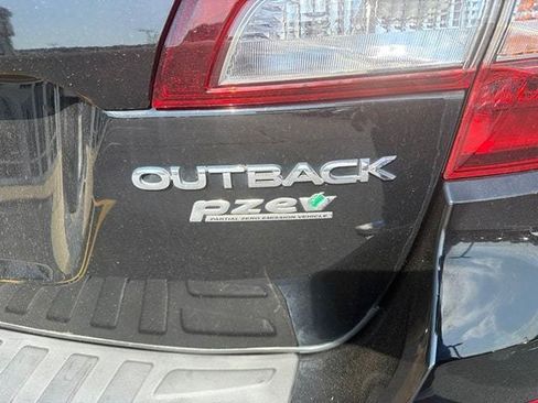 Used 2017 Subaru Outback 2.5i Premium AWD/4WD image 13