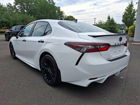 Used 2021 Toyota Camry SE FWD image 4