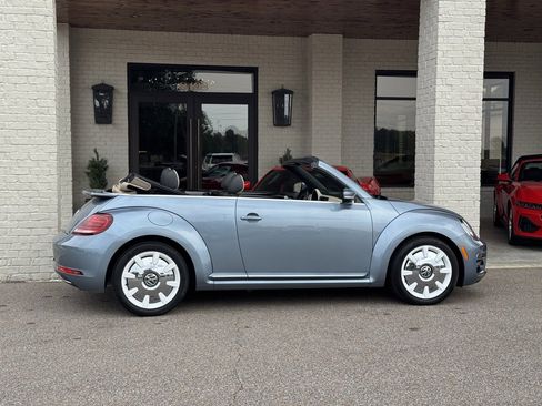 Used 2019 Volkswagen Beetle 2.0T Final Edition SEL image 17