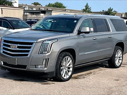 Used 2018 Cadillac Escalade ESV Premium Luxury AWD/4WD image 7