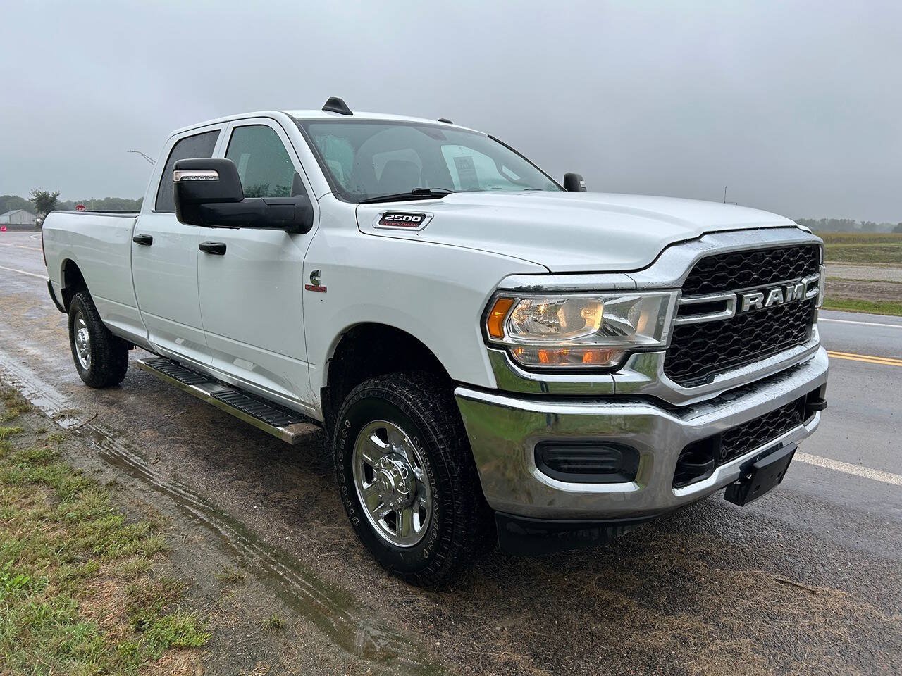 Used 2023 RAM 2500 Tradesman w/ Chrome Appearance Group AWD/4WD image 9