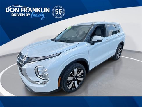 New 2025 Mitsubishi Outlander SE image 1