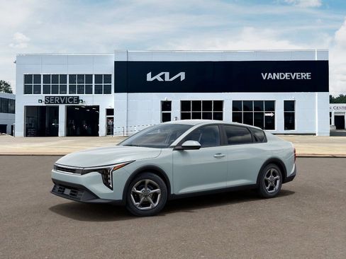 New 2026 Kia K4 FWD image 5