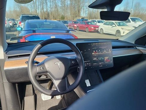 Used 2022 Tesla Model Y Performance image 6