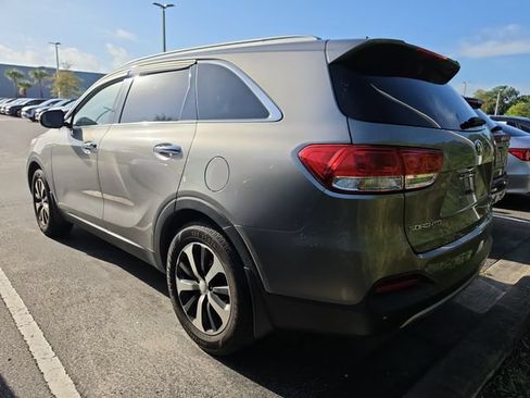 Used 2017 Kia Sorento EX FWD image 4