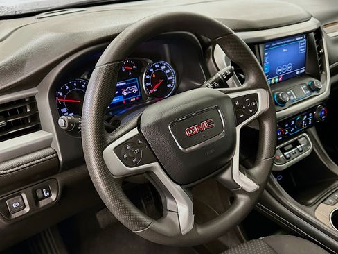 Used 2023 GMC Acadia SLE w/ Driver Convenience Package image 18