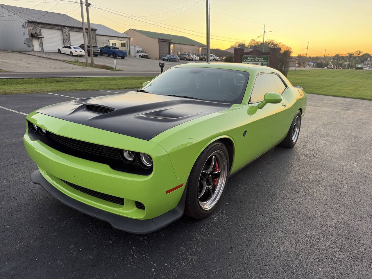 Used 2015 Dodge Challenger SRT Hellcat RWD image 12
