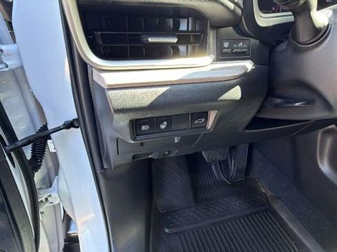 Used 2024 Toyota Grand Highlander AWD image 30
