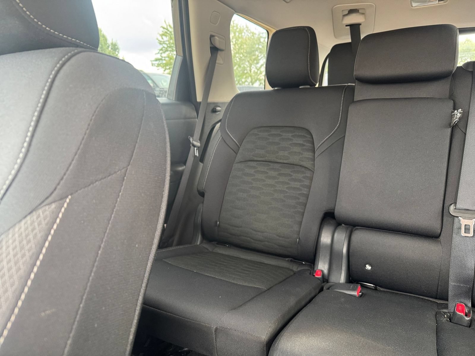 Used 2025 Nissan Pathfinder SV AWD/4WD image 41