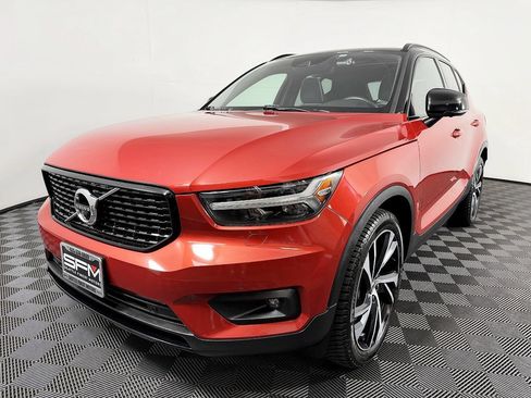 Used 2020 Volvo XC40 T5 R-Design w/ Protection Package Premier AWD/4WD image 3
