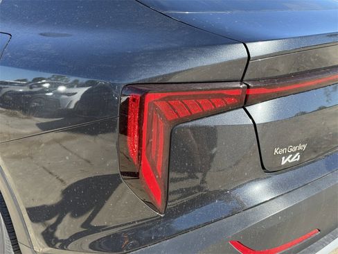 New 2025 Kia K4 LXS image 11
