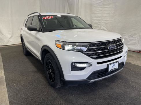 Used 2021 Ford Explorer XLT w/ Equipment Group 202A image 16