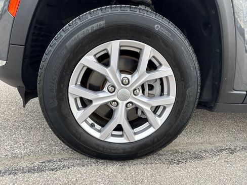 Certified 2022 Jeep Grand Cherokee L Limited image 40