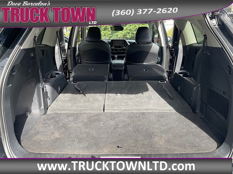 Used 2021 Toyota Highlander XLE AWD/4WD image 12