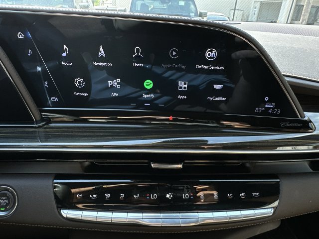 Used 2024 Cadillac Escalade Premium Luxury AWD/4WD image 23