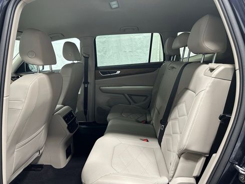 Used 2025 Volkswagen Atlas SE image 45