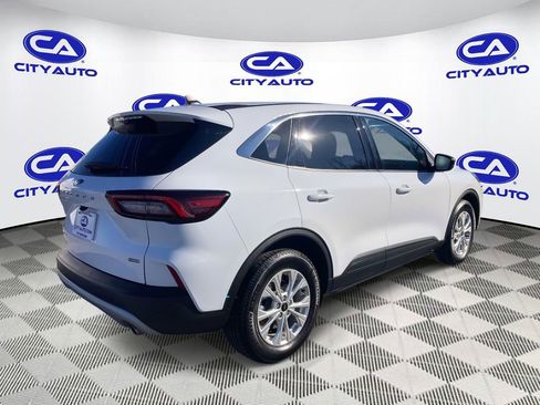 Used 2023 Ford Escape Active image 3