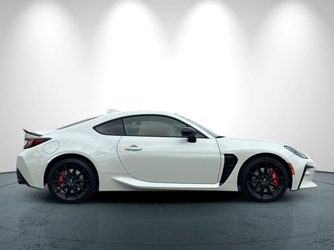 Used 2025 Toyota GR86 Premium image 3