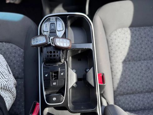 Used 2019 Hyundai Ioniq Electric image 41