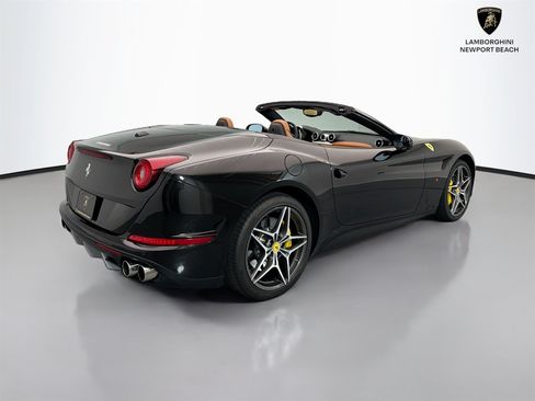 Used 2015 Ferrari California T RWD image 26