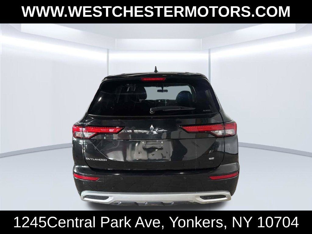 Used 2024 Mitsubishi Outlander SE Black Edition AWD/4WD image 5