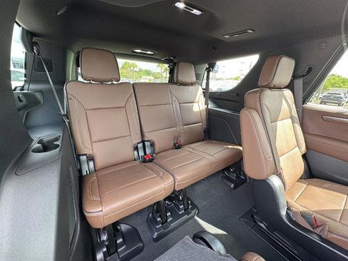 New 2026 Chevrolet Tahoe High Country w/ Sun And Tow Package AWD/4WD image 12