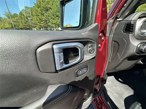 Used 2022 Jeep Wrangler Unlimited Sahara w/ Cold Weather Group image 13