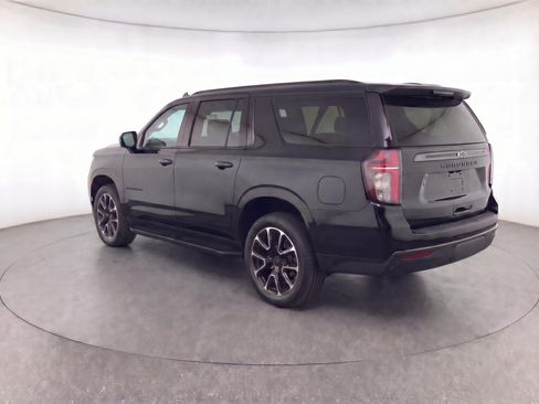 Used 2022 Chevrolet Suburban RST w/ Luxury Package image 3