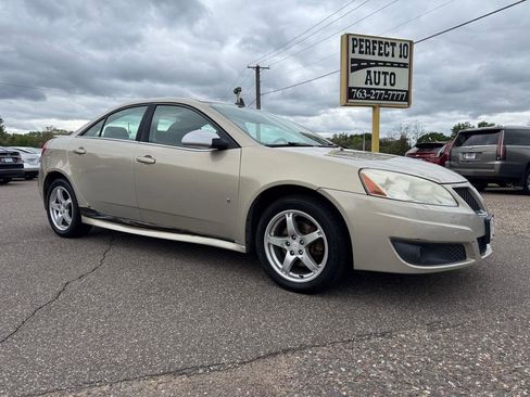 Used 2009 Pontiac G6 Sedan w/ Sport Package 2 FWD image 2