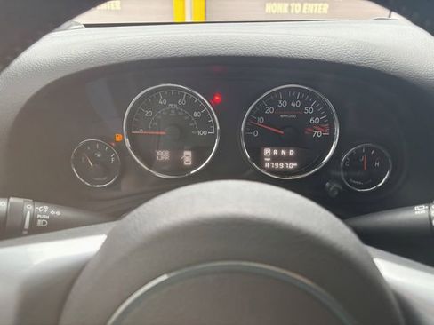 Used 2016 Jeep Wrangler Unlimited Rubicon image 23