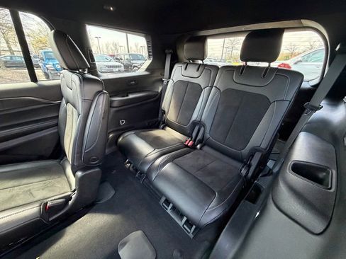 Used 2025 Jeep Grand Cherokee L Altitude image 18