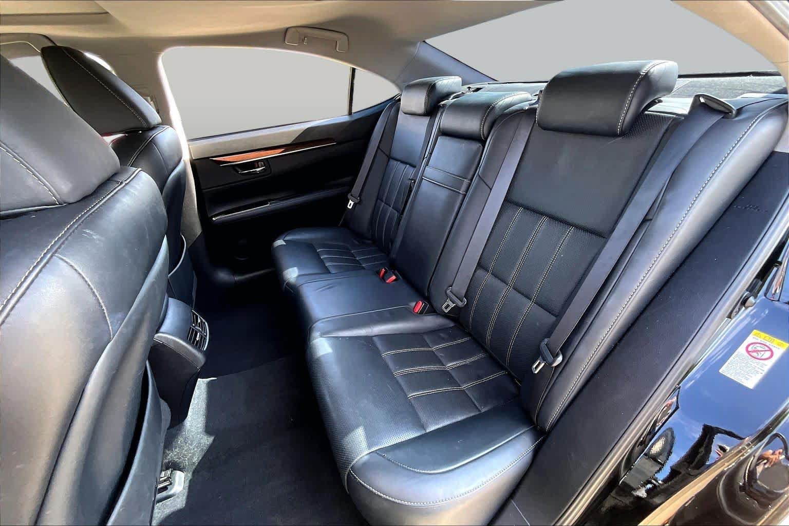 Used 2018 Lexus ES 350 w/ Luxury Package w/Wood Trim FWD image 18
