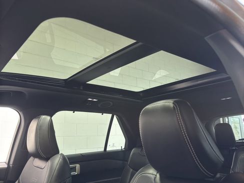 Used 2024 Ford Explorer ST w/ Technology Package image 39