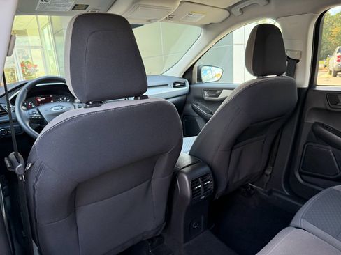 Used 2022 Ford Escape SE w/ Convenience Package image 16