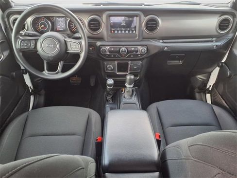 Used 2023 Jeep Gladiator Sport image 11