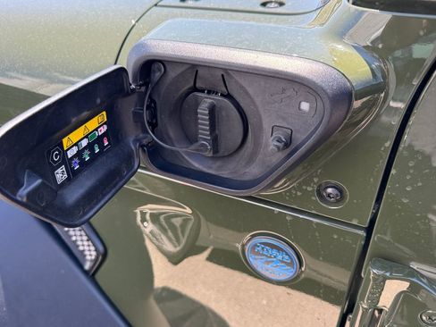 Used 2023 Jeep Wrangler Unlimited w/ 8.4" Radio Group image 10