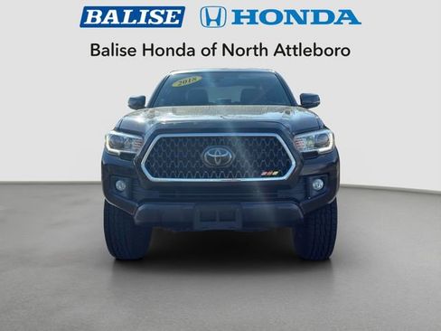 Used 2018 Toyota Tacoma TRD Off-Road w/ Technology Package image 8