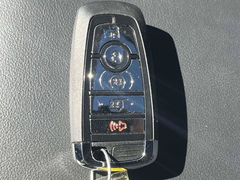 Used 2023 Lincoln Aviator Reserve w/ Equipment Group 201A AWD/4WD image 4