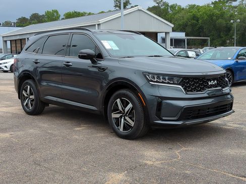 Used 2022 Kia Sorento S w/ Panoramic Sunroof Package FWD image 3