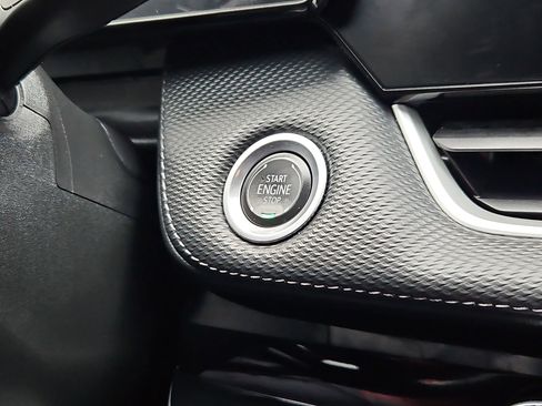 Used 2025 Chevrolet Equinox LT image 16